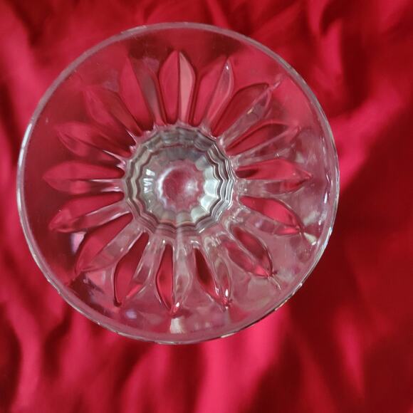 Pressed Glass Vase 10 inches Vase Pretty Geometric design - Picture 4 of 9